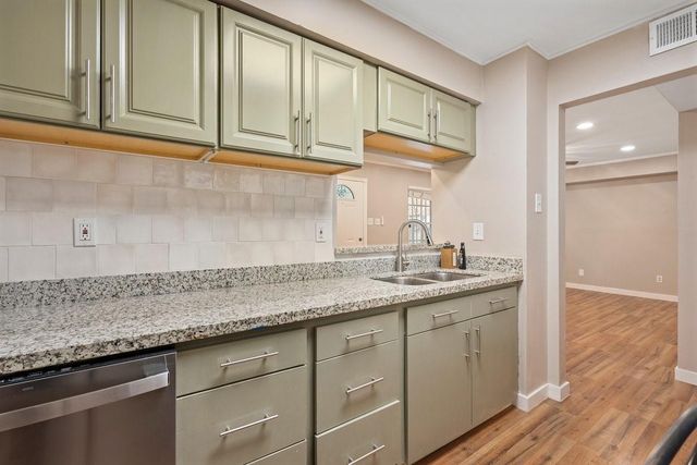 6401 Skyline Drive 5, Houston, TX 77057