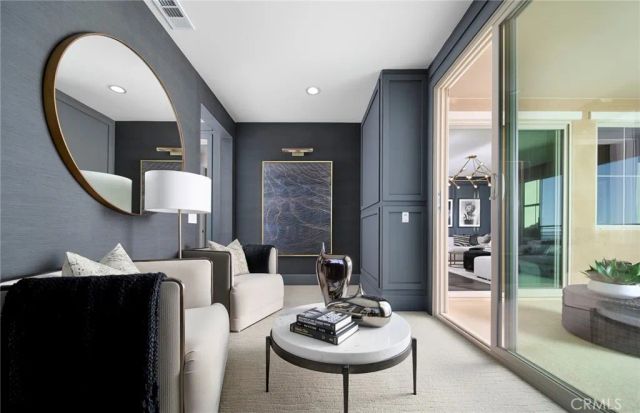 11817 Canoga Avenue, Chatsworth, CA 91311