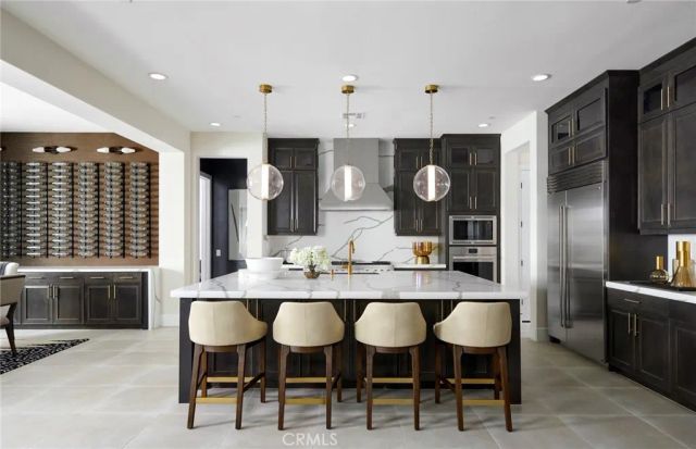 11817 Canoga Avenue, Chatsworth, CA 91311