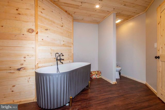 18184 CRAWFORD LN, Gordonsville, VA 22942