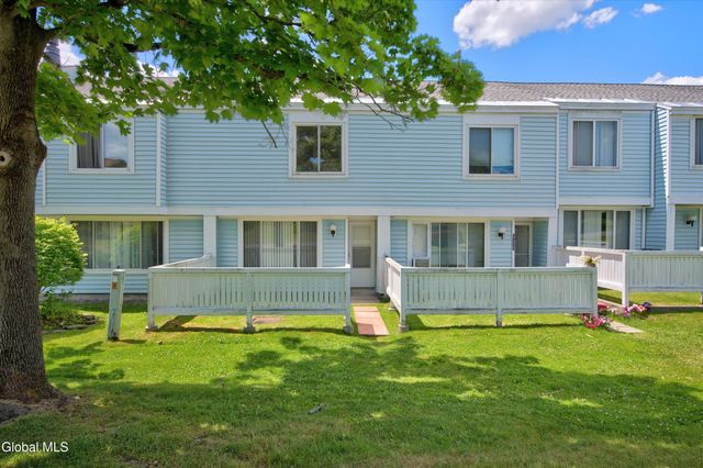1005 Rockport Court, East Greenbush, NY 12061