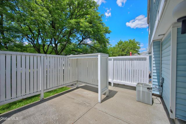 1005 Rockport Court, East Greenbush, NY 12061