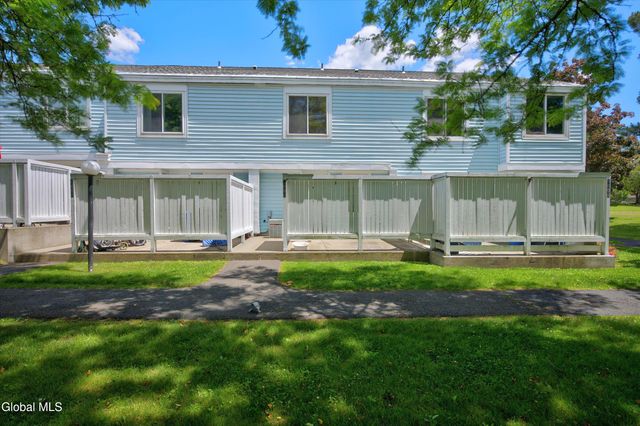 1005 Rockport Court, East Greenbush, NY 12061