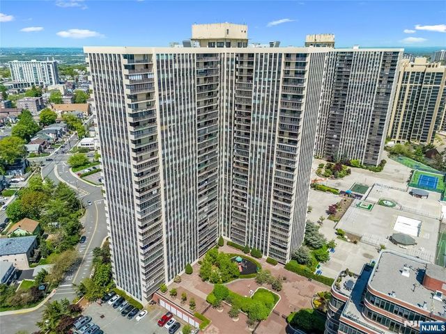 200 Winston 109, Cliffside Park, NJ 07010
