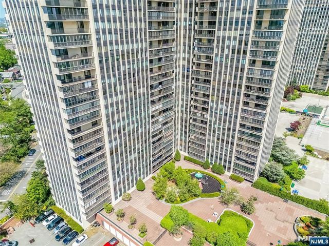 200 Winston 109, Cliffside Park, NJ 07010