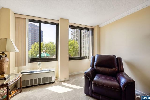 200 Winston 109, Cliffside Park, NJ 07010