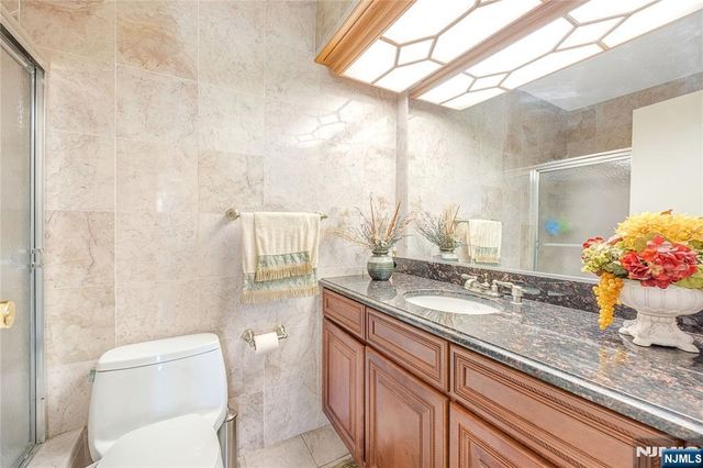 200 Winston 109, Cliffside Park, NJ 07010