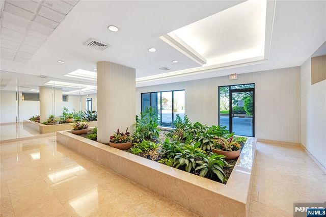 200 Winston 109, Cliffside Park, NJ 07010