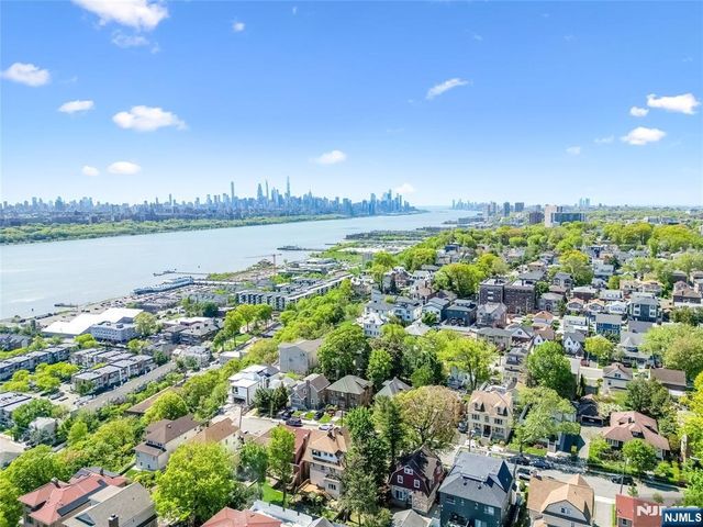 200 Winston 109, Cliffside Park, NJ 07010