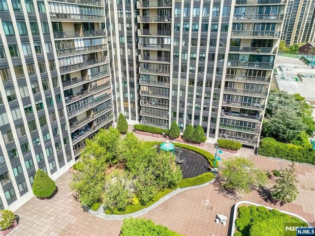 200 Winston 109, Cliffside Park, NJ 07010