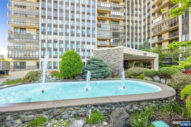 200 Winston 109, Cliffside Park, NJ 07010