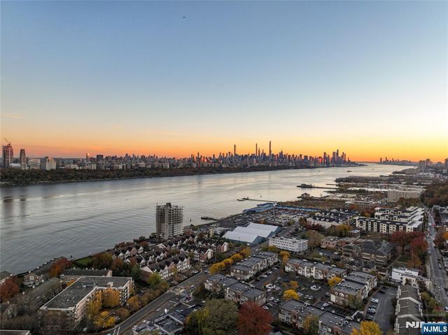200 Winston 109, Cliffside Park, NJ 07010