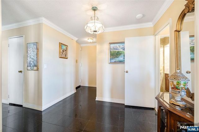 200 Winston 109, Cliffside Park, NJ 07010