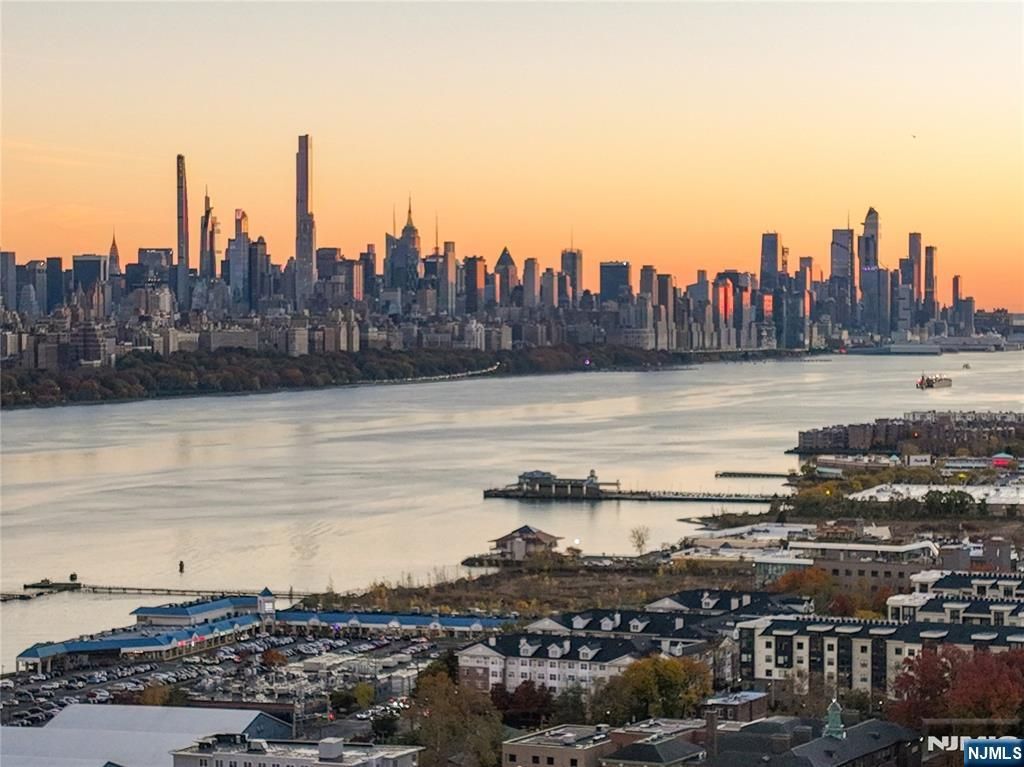 200 Winston 109, Cliffside Park, NJ 07010