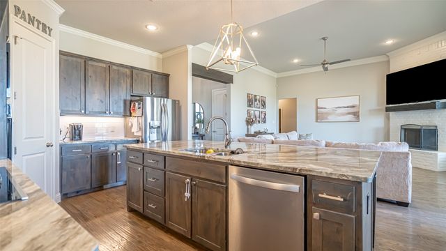 405 Venadito Drive, Godley, TX 76044