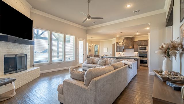 405 Venadito Drive, Godley, TX 76044