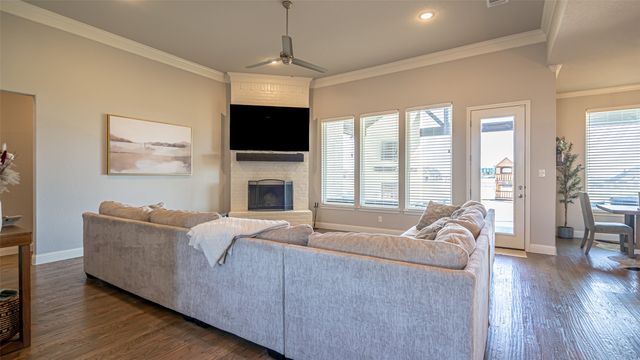 405 Venadito Drive, Godley, TX 76044