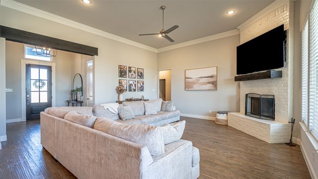 405 Venadito Drive, Godley, TX 76044