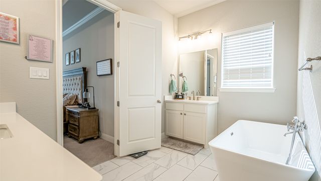 405 Venadito Drive, Godley, TX 76044