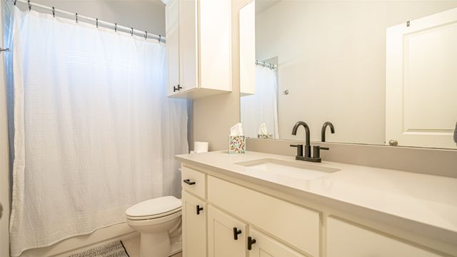 405 Venadito Drive, Godley, TX 76044
