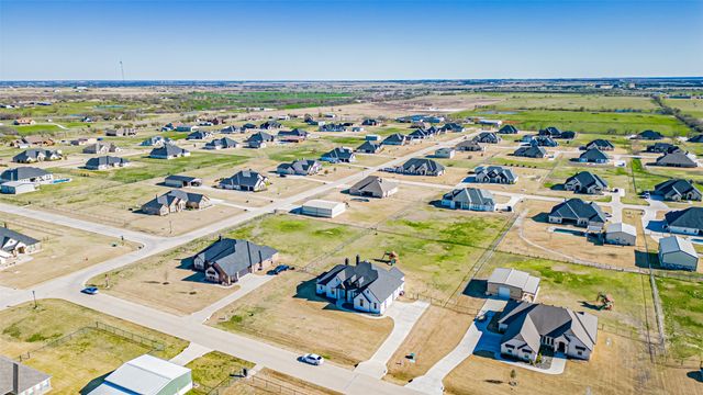 405 Venadito Drive, Godley, TX 76044