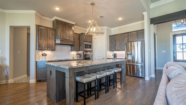 405 Venadito Drive, Godley, TX 76044