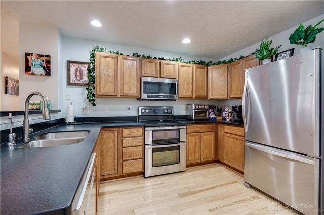 1901 Whispering Tree Drive, Miamisburg, OH 45342