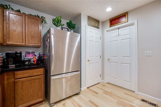 1901 Whispering Tree Drive, Miamisburg, OH 45342