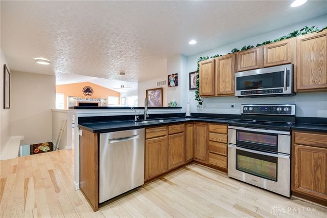 1901 Whispering Tree Drive, Miamisburg, OH 45342