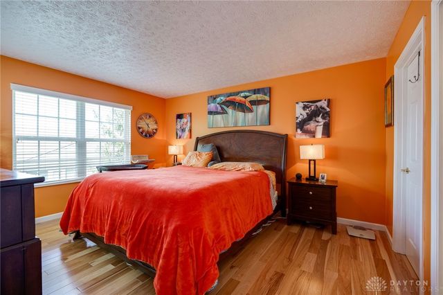 1901 Whispering Tree Drive, Miamisburg, OH 45342