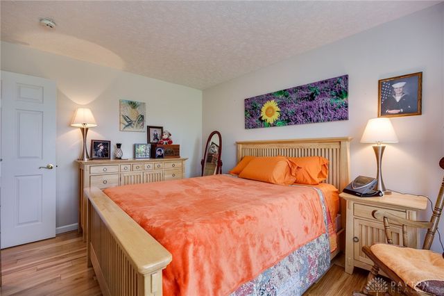 1901 Whispering Tree Drive, Miamisburg, OH 45342