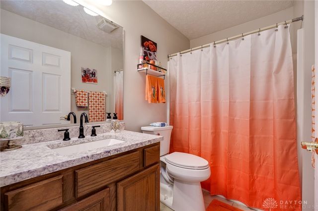 1901 Whispering Tree Drive, Miamisburg, OH 45342