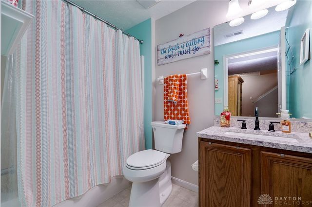 1901 Whispering Tree Drive, Miamisburg, OH 45342