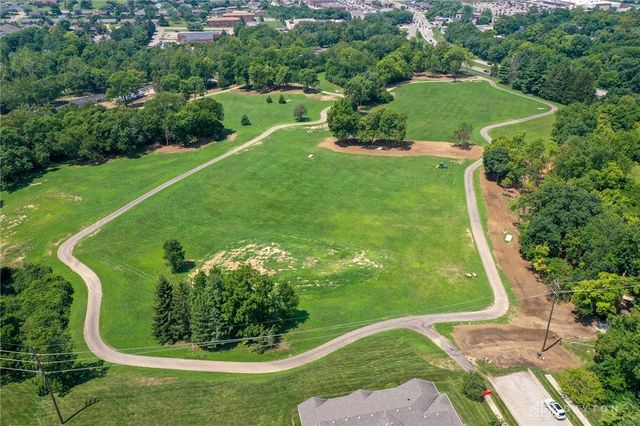 1901 Whispering Tree Drive, Miamisburg, OH 45342