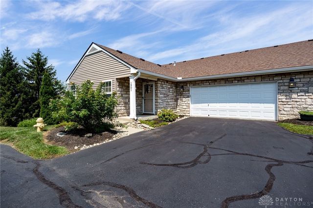 1901 Whispering Tree Drive, Miamisburg, OH 45342