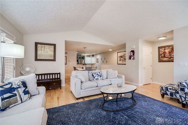1901 Whispering Tree Drive, Miamisburg, OH 45342