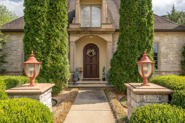 4504 E Spruce Drive, Springfield, MO 65809