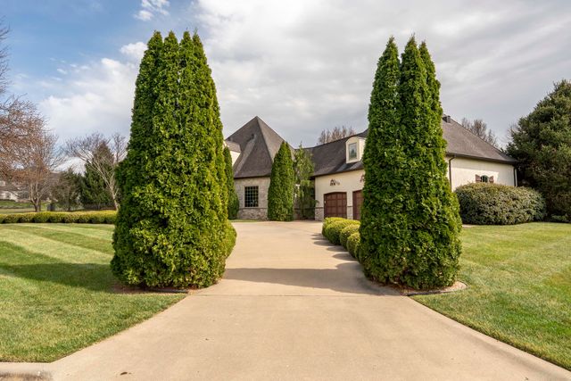 4504 E Spruce Drive, Springfield, MO 65809