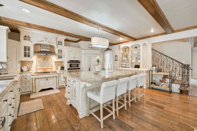 4504 E Spruce Drive, Springfield, MO 65809