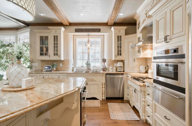 4504 E Spruce Drive, Springfield, MO 65809