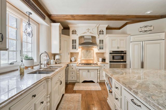 4504 E Spruce Drive, Springfield, MO 65809