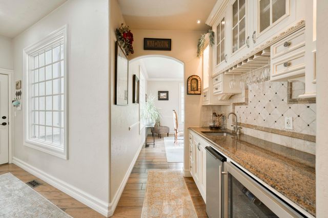 4504 E Spruce Drive, Springfield, MO 65809