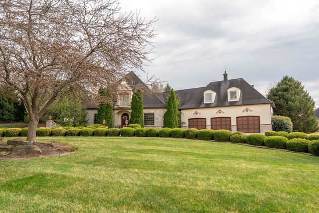 4504 E Spruce Drive, Springfield, MO 65809