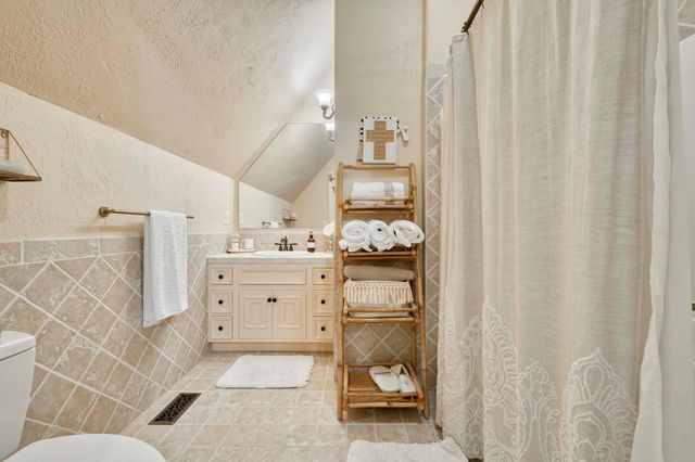 4504 E Spruce Drive, Springfield, MO 65809