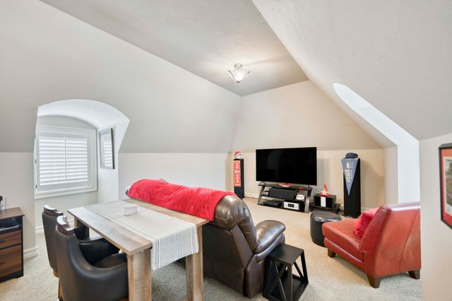 4504 E Spruce Drive, Springfield, MO 65809