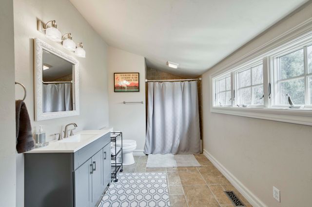 4504 E Spruce Drive, Springfield, MO 65809