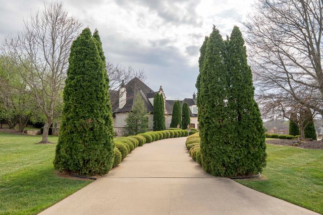 4504 E Spruce Drive, Springfield, MO 65809