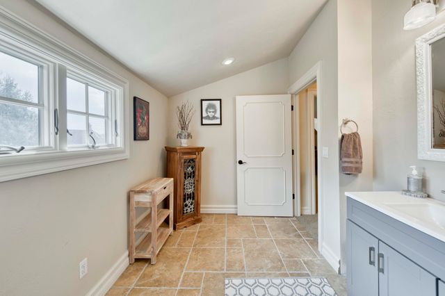 4504 E Spruce Drive, Springfield, MO 65809