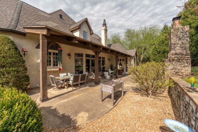 4504 E Spruce Drive, Springfield, MO 65809