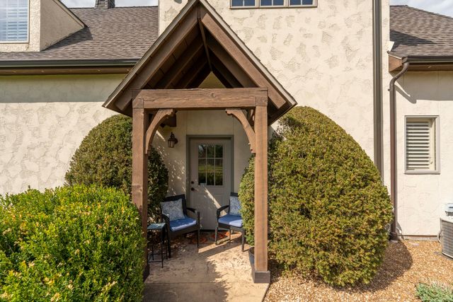 4504 E Spruce Drive, Springfield, MO 65809